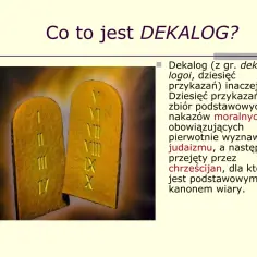 Kamienne tablice z wyrytymi rzymskimi cyframi, symbolizujące 10 przykazań Bożych.