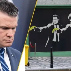 Mężczyzna w garniturze i graffiti z Pulp Fiction, nawiązujące do słów z Ezekiel 25:17.
