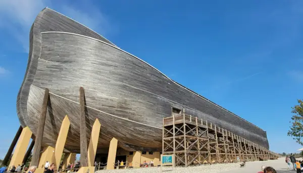 Noe i Arka - Co mówi Biblia o potopie i nadziei?